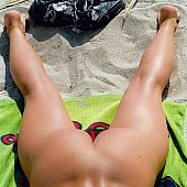 Garb topless beach cuties.